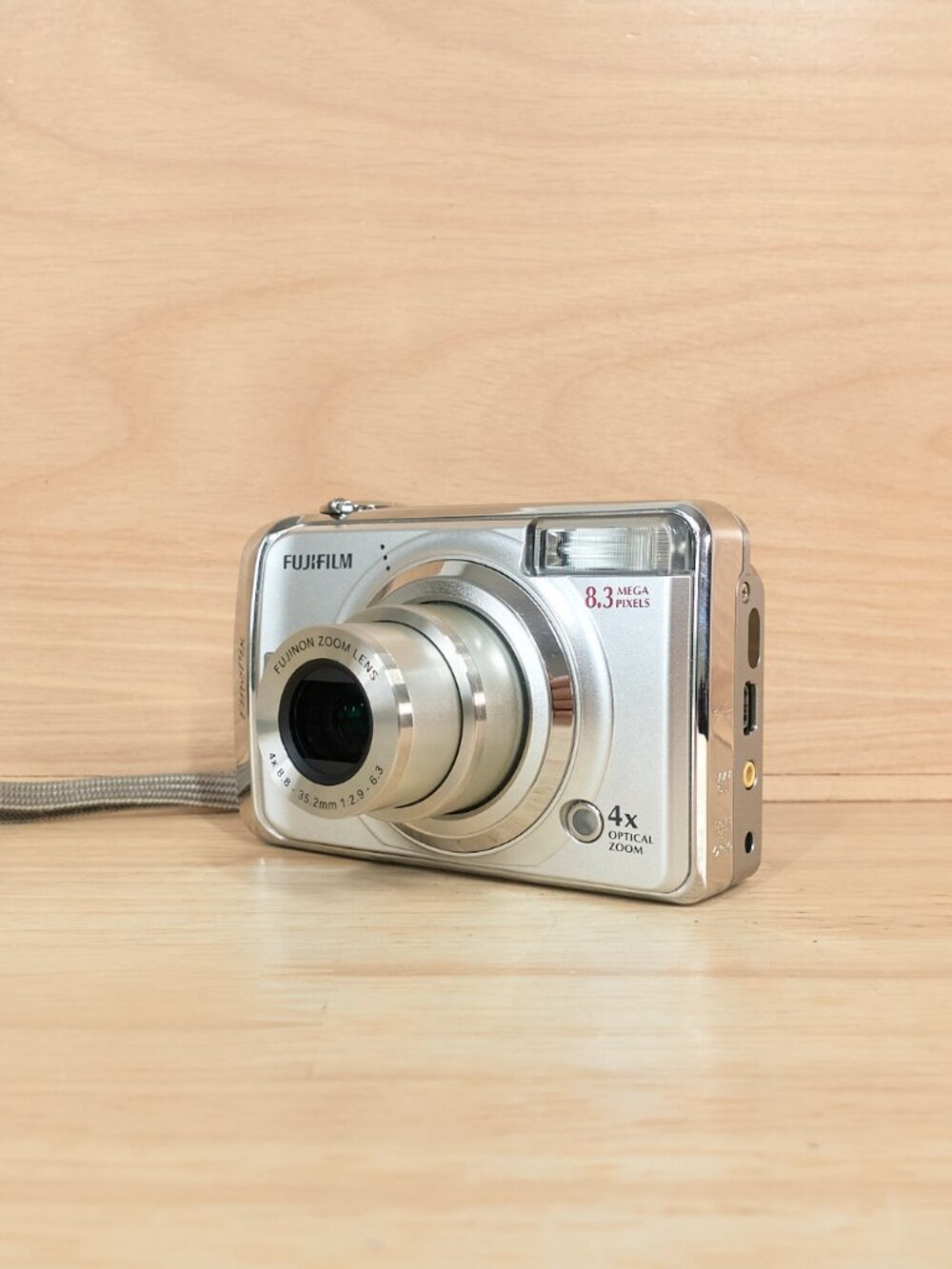 Fujifilm FinePix A820 Digital Camera Silver 4x Zoom CCD Tested Working